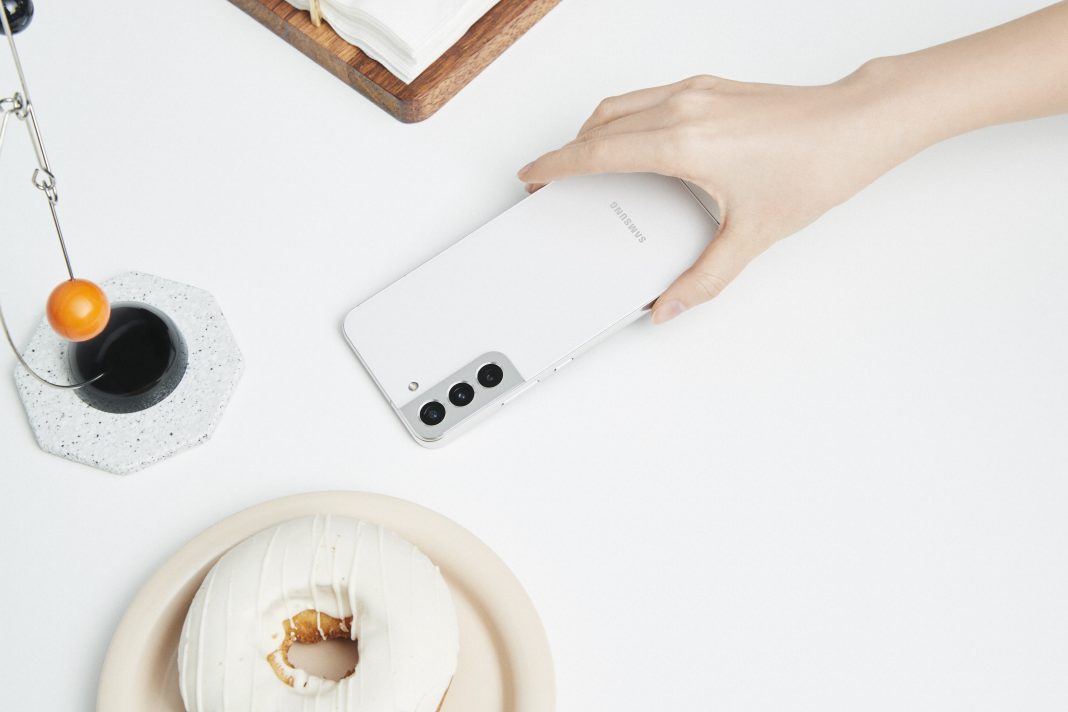 Samsung Galaxy S22+ 5G Back Phantom White