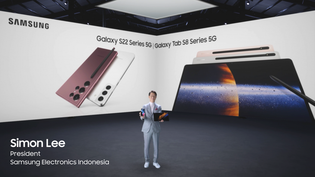 Simon Lee, President Samsung Electronics Indonesia, secara resmi meluncurkan Galaxy S22 Series 5G dan Galaxy Tab S8 Series 5G di Indonesia