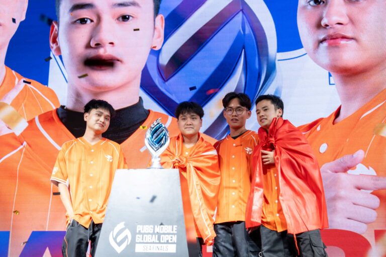 Team Flash Trophy